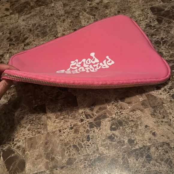 13in Lightly Used Princess Polly Graphic Laptop Case - Picture 5 of 8